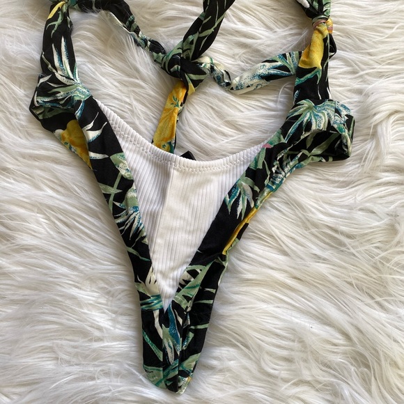 Indah “Caper” One Piece - Picture 7 of 12